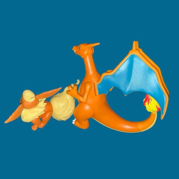 Jazwares PoKéMoN Battle Feature Charizard Evee Flaron Deluxe Figures 4.5’ A31 - Picture 3 of 11